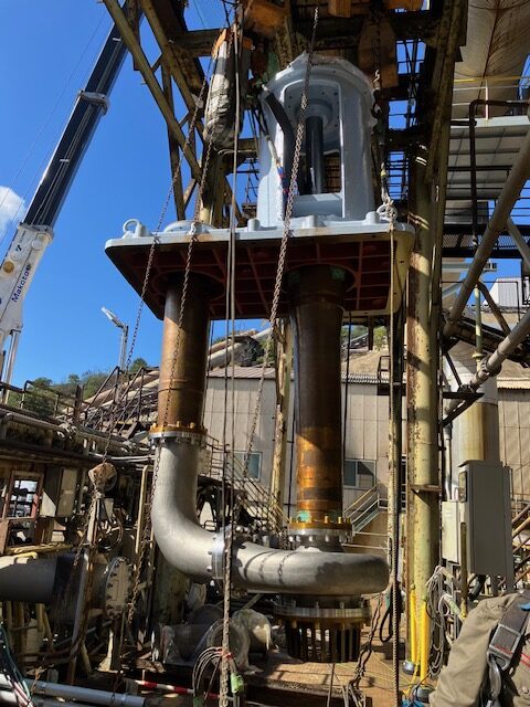 ポンプ据付作業