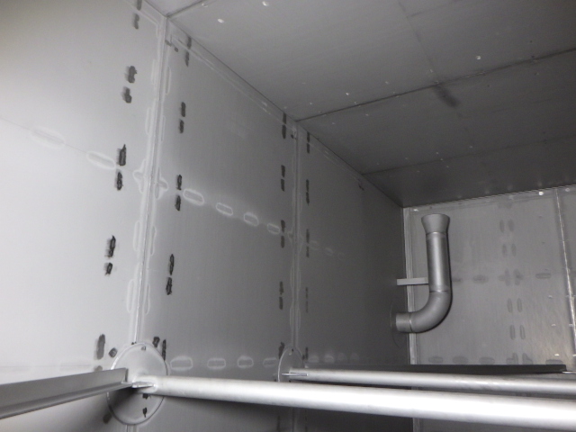 製缶工事　角タンク内部